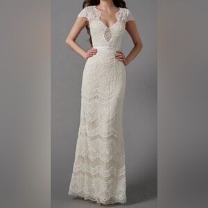 Brand New, Elegant Catherine Deane Wedding Dress in Cream
